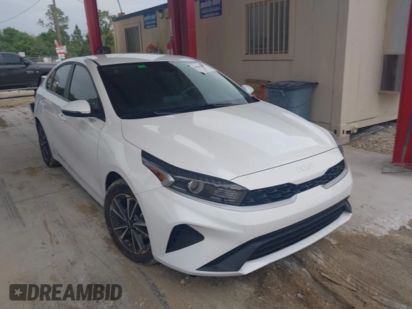 2023 Kia Forte LXS z VIN 3KPF24AD4PE612653, wystawiony jako IAAI lot #41660877 z przebiegiem 16 920 mil mil oraz . Historia ofert i sprzedaży dostępna na DreamBid. Obrazek 1.