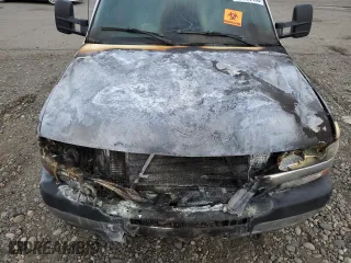 2001 Chevrolet Silverado 3500 LT with VIN 1GCJK331X1F171082, listed as a Copart auction lot 42096135 with 0 mi miles and Salvage Title. Bid and sale history available at carsss.com. Image 12.
