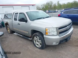 2008 Chevrolet Silverado 1500 1LT with VIN 2GCEK19J281269604, listed as a IAAI auction lot 42188009 with 208,156 mi miles and . Bid and sale history available at DreamBid. Image 1.