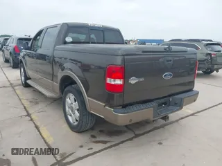2005 Ford F-150 XLT z VIN 1FTPW12515KE76541, wystawiony jako IAAI lot #42144856 z przebiegiem 239 039 mil mil oraz . Historia ofert i sprzedaży dostępna na DreamBid. Obrazek 3.