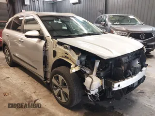 2019 Kia Niro LX with VIN KNDCB3LC5K5320824, listed as a IAAI auction lot 41996036 with 66,717 mi miles. Bid and sale history available at carsss.com. Image 6.