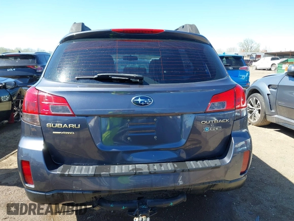 2014 Subaru Outback 2.5i with VIN 4S4BRCACXE3215167, listed as a IAAI auction lot 42117109 with 123,420 mi miles. Bid and sale history available at carsss.com. Image 6.