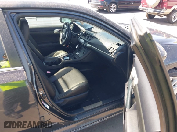 2011 Lexus CT 200h with VIN JTHKD5BH2B2040664, listed as a IAAI auction lot 40053641 with 55,119 mi miles and . Bid and sale history available at DreamBid. Image 5.