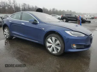 2020 Tesla Model S Performance z VIN 5YJSA1E47LF390673, wystawiony jako Copart lot #50419005 z przebiegiem 37 764 mil mil oraz Szkoda całkowita • Salvage title. Historia ofert i sprzedaży dostępna na DreamBid. Obrazek 4.