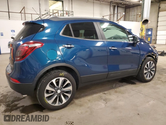 2020 Buick Encore Essence z VIN KL4CJGSB9LB033504, wystawiony jako Copart lot #43911325 z przebiegiem 62 471 mil mil oraz Szkody całkowita. Historia ofert i sprzedaży dostępna na DreamBid. Obrazek 3.