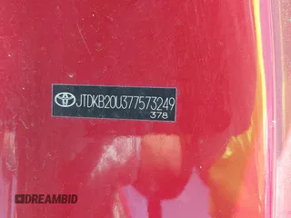 2007 Toyota Prius z VIN JTDKB20U377573249, wystawiony jako IAAI lot #42413836 z przebiegiem 235 969 mil mil oraz . Historia ofert i sprzedaży dostępna na DreamBid. Obrazek 9.