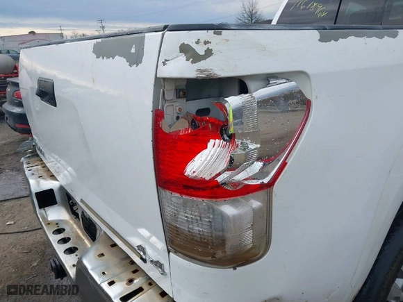 2012 Toyota Tundra 4WD Truck with VIN 5TFUM5F16CX036743, listed as a IAAI auction lot 41618964 with 134,413 mi miles. Bid and sale history available at carsss.com. Image 18.