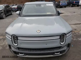 2023 Rivian R1T Adventure with VIN 7FCTGAAA1PN019038, listed as a Copart auction lot 80917644 with 2,917 mi miles and Salvage Title. Bid and sale history available at carsss.com. Image 5.