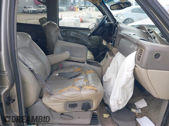 2002 Chevrolet Tahoe LS z VIN 1GNEC13Z72R258244, wystawiony jako IAAI lot #42639069 z przebiegiem Nie podano mil oraz . Historia ofert i sprzedaży dostępna na DreamBid. Obrazek 5.