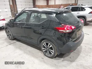 2020 Nissan Kicks SV with VIN 3N1CP5CVXLL556968, listed as a IAAI auction lot 41691274 with 107,040 mi miles. Bid and sale history available at carsss.com. Image 3.