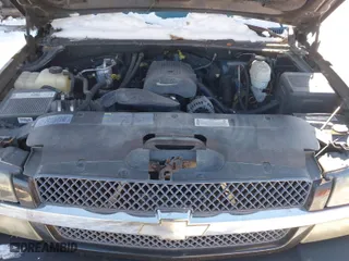 2003 Chevrolet Silverado 2500HD LS with VIN 1GCHK23U93F131856, listed as a IAAI auction lot 41235689 with 101,907 mi miles. Bid and sale history available at carsss.com. Image 10.