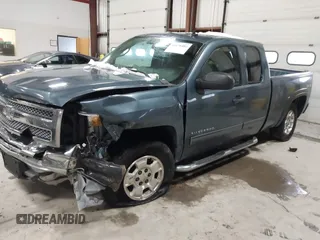 2013 Chevrolet Silverado 1500 LT with VIN 1GCRKSE70DZ137623, listed as a IAAI auction lot 41176402 with 134,194 mi miles and . Bid and sale history available at DreamBid. Image 2.