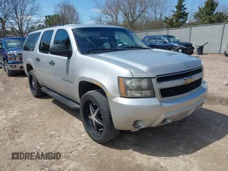 2010 Chevrolet Suburban LS with VIN 1GNUKHE34AR225345, listed as a IAAI auction lot 42106308 with 203,097 mi miles. Bid and sale history available at carsss.com. Image 1.