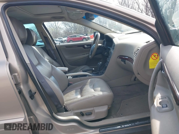 2004 Volvo V70 XC70 with VIN YV1SZ59H441165645, listed as a IAAI auction lot 41889089 with 262,914 mi miles. Bid and sale history available at carsss.com. Image 5.