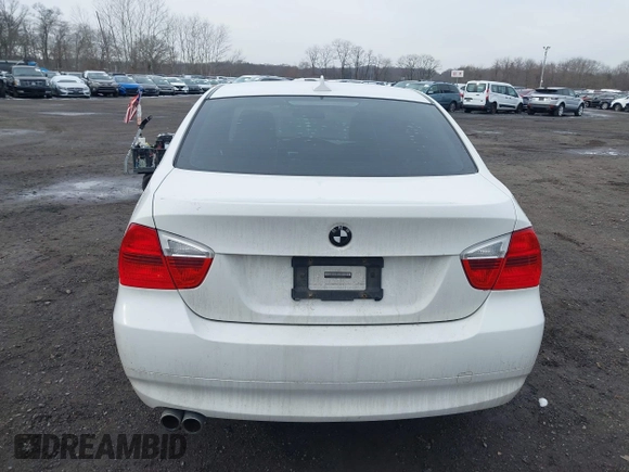 2008 BMW 3 Series 328xi with VIN WBAVC73518KP39338, listed as a IAAI auction lot 41474955 with 132,484 mi miles. Bid and sale history available at carsss.com. Image 16.