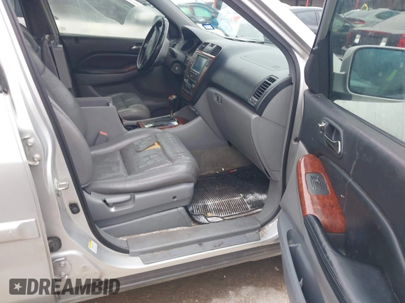 2005 Acura MDX with VIN 2HNYD18245H557011, listed as a IAAI auction lot 41572677 with 275,411 mi miles. Bid and sale history available at carsss.com. Image 5.