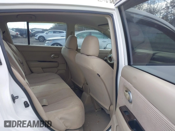 2011 Nissan Versa S с VIN 3N1BC1CP8BL377408, выставлен на аукционе IAAI как лот 41080991 с пробегом 121 541 миль миль и . История ставок и продаж доступна на DreamBid. Изображение 8.