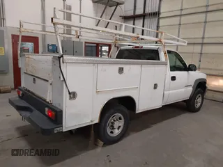 2004 GMC Sierra 1500 with VIN 1GDHC24U94E215240, listed as a IAAI auction lot 41332466 with 104,000 mi miles and . Bid and sale history available at DreamBid. Image 4.