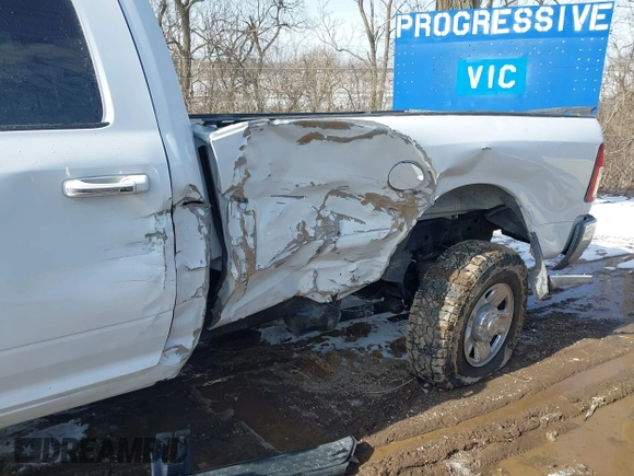 2019 Ram 2500 Big Horn with VIN 3C6UR5JL3KG537805, listed as a IAAI auction lot 41610861 with 207,343 mi miles. Bid and sale history available at carsss.com. Image 6.