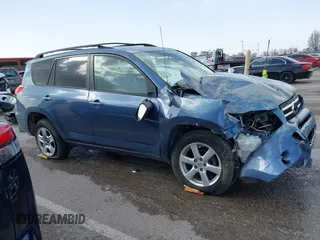 2007 Toyota RAV4 Limited with VIN JTMBD31V176029507, listed as a IAAI auction lot 41828748 with 69,879 mi miles. Bid and sale history available at carsss.com. Image 14.