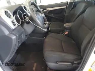 2011 Toyota Matrix z VIN 2T1KU4EE5BC712652, wystawiony jako Copart lot #52297315 z przebiegiem 111 348 mil mil oraz Szkoda całkowita • Salvage title. Historia ofert i sprzedaży dostępna na DreamBid. Obrazek 7.