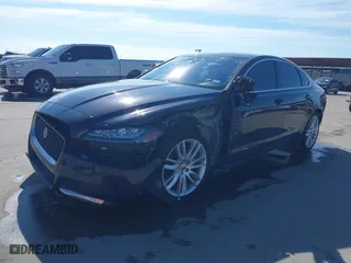 2016 Jaguar XF 35t Prestige with VIN SAJBK4BV2GCY13322, listed as a IAAI auction lot 41383249 with 60,602 mi miles. Bid and sale history available at carsss.com. Image 2.