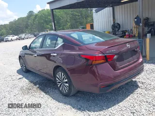2024 Nissan Altima SV with VIN 1N4BL4DV9RN358202, listed as a IAAI auction lot 42153458 with 41,092 mi miles and . Bid and sale history available at carsss.com. Image 3.