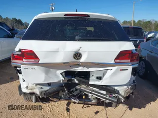 2021 Volkswagen Atlas SEL Premium z VIN 1V2TR2CA8MC562198, wystawiony jako IAAI lot #41853528 z przebiegiem 57 413 mil mil oraz . Historia ofert i sprzedaży dostępna na DreamBid. Obrazek 16.