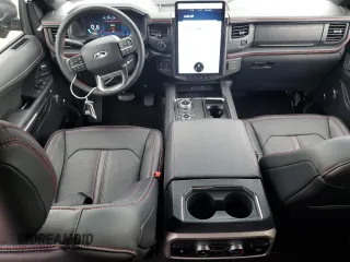2024 Ford Expedition Limited с VIN 1FMJU2A81REA82227, выставлен на аукционе Copart как лот 54716135 с пробегом 1 901 миль миль и Списание • Salvage title. История ставок и продаж доступна на DreamBid. Изображение 8.