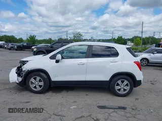 2021 Chevrolet Trax LS with VIN KL7CJKSB8MB302437, listed as a IAAI auction lot 42340173 with 26,159 mi miles and . Bid and sale history available at DreamBid. Image 14.