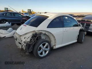 2008 Volkswagen New Beetle Coupe Triple White with VIN 3VWFW31C08M518926, listed as a Copart auction lot 49224855 with 122,160 mi miles and Salvage Title. Bid and sale history available at carsss.com. Image 3.