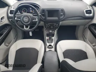 2020 Jeep Compass Altitude with VIN 3C4NJCBB3LT258572, listed as a Copart auction lot 51992325 with 141,022 mi miles and Salvage title. Bid and sale history available at DreamBid. Image 8.
