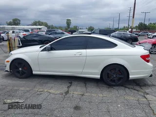 2014 Mercedes-Benz C 250 z VIN WDDGJ4HB6EG184292, wystawiony jako IAAI lot #42183329 z przebiegiem 122 449 mil mil oraz . Historia ofert i sprzedaży dostępna na DreamBid. Obrazek 15.