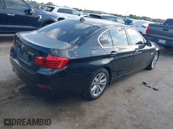 2016 BMW 5 Series 528i z VIN WBA5A5C52GG353507, wystawiony jako IAAI lot #42320879 z przebiegiem 126 893 mil mil oraz . Historia ofert i sprzedaży dostępna na DreamBid. Obrazek 4.