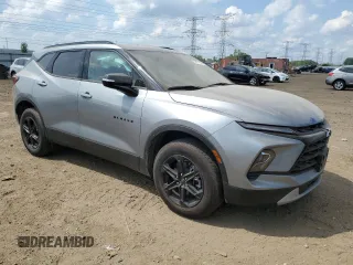 2025 Chevrolet Blazer LT z VIN 3GNKBJRS5SS137869, wystawiony jako Copart lot #56577895 z przebiegiem 7 019 mil mil oraz Szkoda całkowita • Salvage title. Historia ofert i sprzedaży dostępna na DreamBid. Obrazek 4.