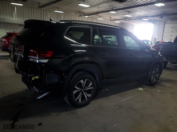 2024 Volkswagen Atlas 2.0T SE with VIN 1V2LR2CA9RC584430, listed as a Copart auction lot 87086034 with 6,134 mi miles and Salvage Title. Bid and sale history available at carsss.com. Image 3.