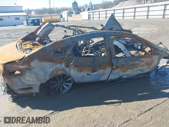 2013 Hyundai Azera с VIN KMHFH4JG7DA320336, выставлен на аукционе IAAI как лот 41730961 с пробегом Не указан миль и . История ставок и продаж доступна на DreamBid. Изображение 11.