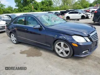 2011 Mercedes-Benz E 350 Luxury with VIN WDDHF8HB7BA348077, listed as a Copart auction lot 57337675 with 200,580 mi miles and Salvage title. Bid and sale history available at DreamBid. Image 4.
