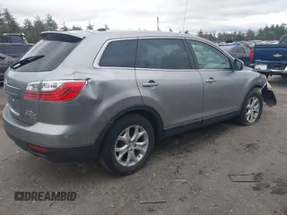 2011 Mazda CX-9 Touring z VIN JM3TB3CV7B0328316, wystawiony jako IAAI lot #42040999 z przebiegiem 160 421 mil mil oraz . Historia ofert i sprzedaży dostępna na DreamBid. Obrazek 4.