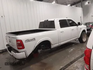 2019 Ram 2500 Laramie z VIN 3C6UR5FL7KG657180, wystawiony jako IAAI lot #41714476 z przebiegiem 97 334 mil mil oraz . Historia ofert i sprzedaży dostępna na DreamBid. Obrazek 4.