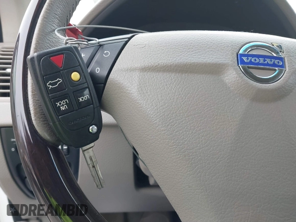 2005 Volvo XC90 with VIN YV1CZ852051198196, listed as a IAAI auction lot 41572567 with 154,881 mi miles and . Bid and sale history available at DreamBid. Image 11.