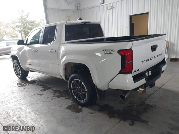 2024 Toyota Tacoma 4WD SR5 with VIN 3TMLB5JN8RM035278, listed as a IAAI auction lot 41789088 with 10,695 mi miles. Bid and sale history available at carsss.com. Image 3.