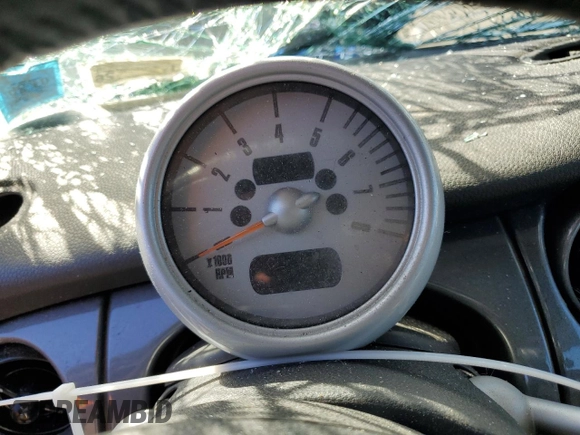 2004 MINI Hardtop with VIN WMWRC33484TJ58571, listed as a Copart auction lot 74843094 with Not Provided miles and Salvage Title. Bid and sale history available at DreamBid. Image 9.