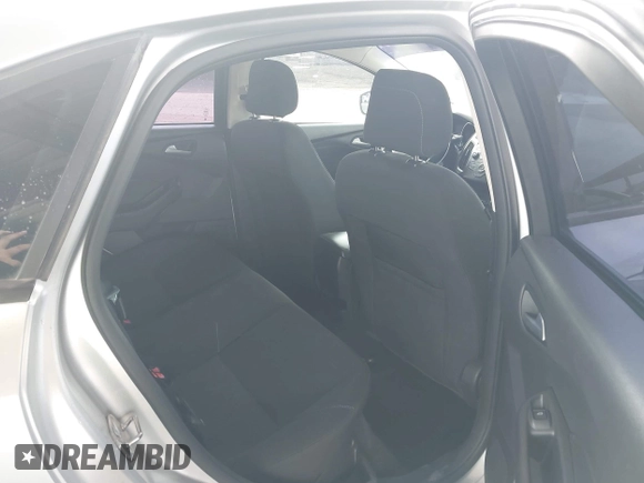 2018 Ford Focus SE with VIN 1FADP3FE7JL271029, listed as a IAAI auction lot 41922961 with 86,578 mi miles. Bid and sale history available at carsss.com. Image 8.