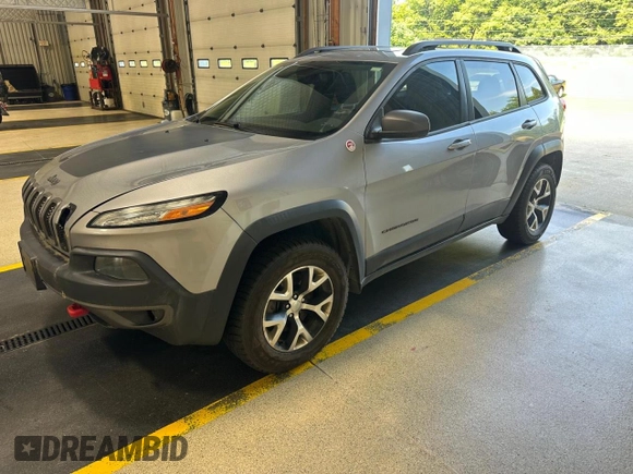 2014 Jeep Cherokee Trailhawk with VIN 1C4PJMBS4EW111480, listed as a Copart auction lot 67399485 with 162,555 mi miles and Clean title. Bid and sale history available at DreamBid. Image 2.