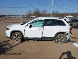 2019 Jeep Cherokee Limited with VIN 1C4PJLDB4KD172228, listed as a IAAI auction lot 41836761 with 153,382 mi miles. Bid and sale history available at carsss.com. Image 15.