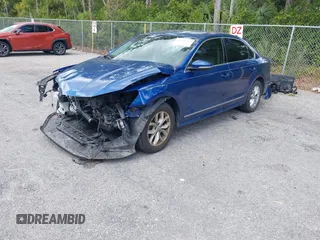2017 Volkswagen Passat S z VIN 1VWAT7A30HC067492, wystawiony jako IAAI lot #41796538 z przebiegiem 43 926 mil mil oraz . Historia ofert i sprzedaży dostępna na DreamBid. Obrazek 18.