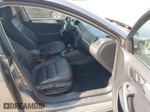 2015 Volkswagen Jetta SE with VIN 3VWD07AJ2FM310154, listed as a IAAI auction lot 42456136 with 96,979 mi miles and . Bid and sale history available at DreamBid. Image 5.
