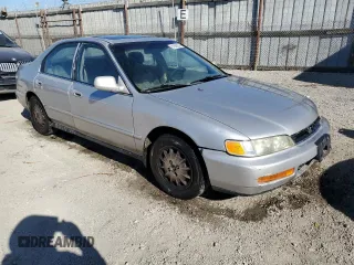 1996 Honda Accord EX with VIN 1HGCD5655TA106011, listed as a Copart auction lot 81959234 with 122,983 mi miles and Clean Title. Bid and sale history available at DreamBid. Image 4.