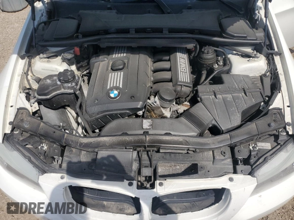 2011 BMW 3 Series 328i xDrive z VIN WBAPK7G51BNN85449, wystawiony jako Copart lot #57026045 z przebiegiem 171 907 mil mil oraz Szkoda całkowita • Salvage title. Historia ofert i sprzedaży dostępna na DreamBid. Obrazek 11.